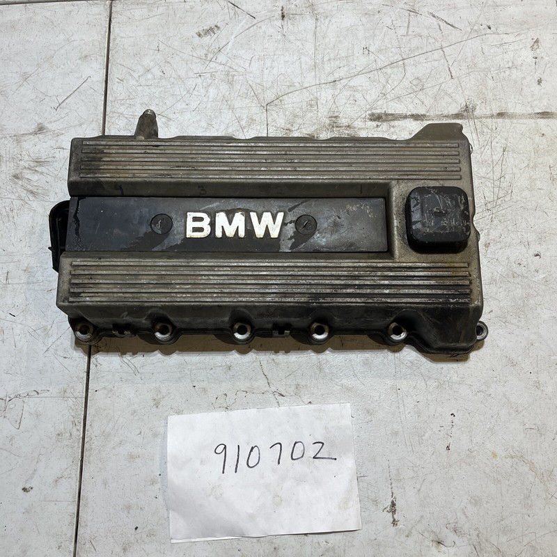 96-99 BMW E36 1.9L engine CYLINDER HEAD VALVE COVER OEM