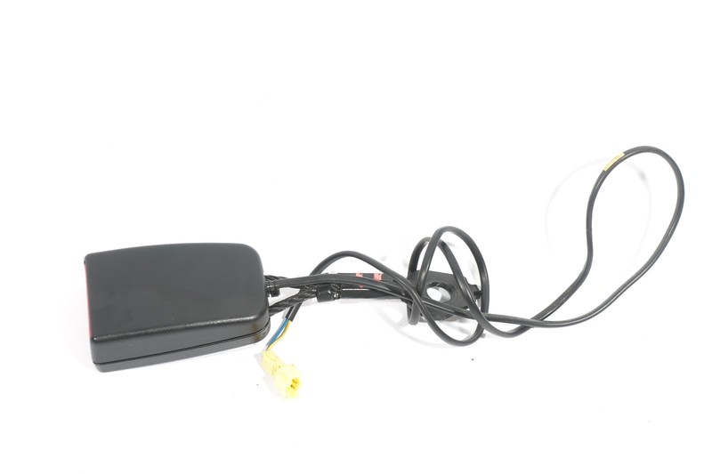 08-14 MERCEDES BENZ C300 4MATIC W204 FRONT RIGHT SIDE SEAT BELT BUCKLE LATCH
