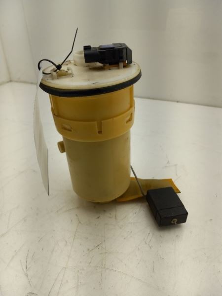 01-05 TOYOTA RAV4 2.0L FWD AT FUEL PUMP ASSEMBLY
