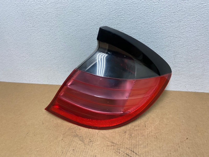 2002 to 2004 Mercedes C-Class Coupe Right Passenger RH Side Tail Light AC2943 LK