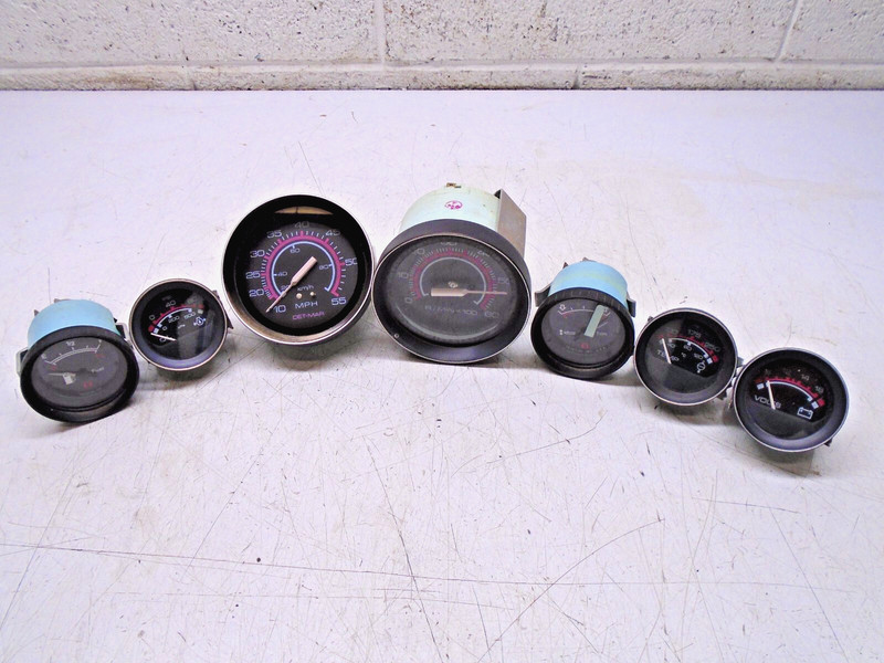 CD2 Marine Gauges MPH RPM Fuel Volts Temp Oil Trim 7-Pc Mixed Set