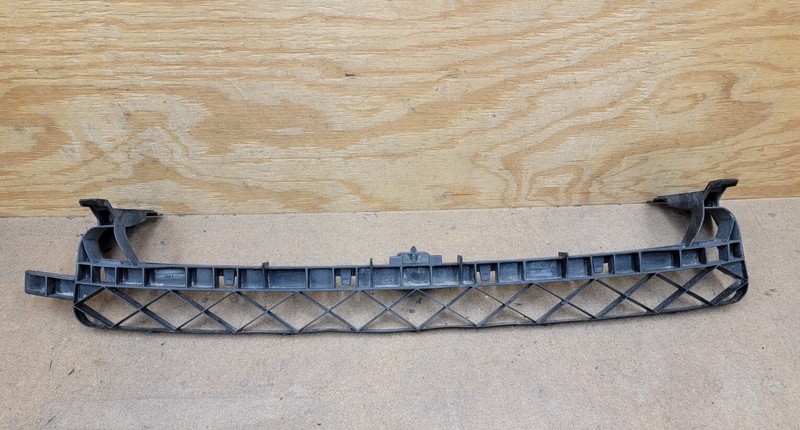 2012 2013 2014 2015 VOLKSWAGEN PASSAT SE FRONT BUMPER GUIDE OEM
