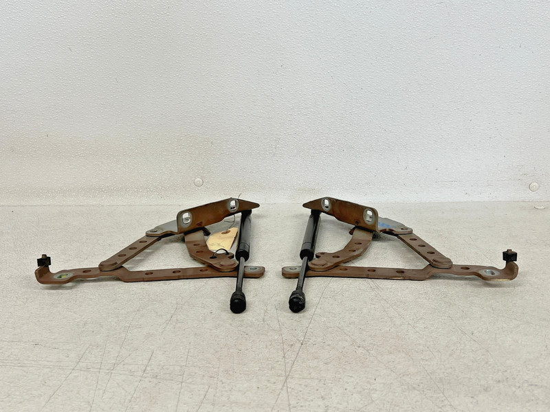 ⭐1996-2002 BMW Z3 FRONT RIGHT & LEFT HOOD BONNET HINGE BRACKET SET OEM LOT2658