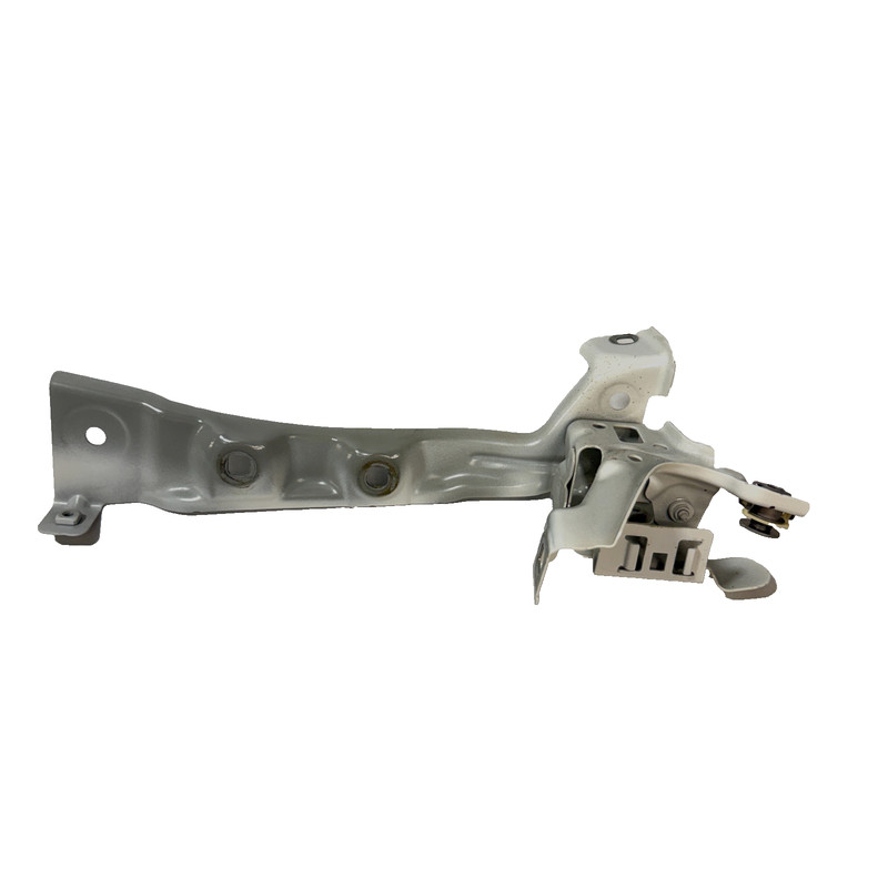 π 20-24 BMW 228i F44FRONT RIGHT SIDE WHITE FENDER FORWARD MOUNT BRACKET OEM
