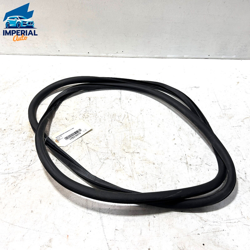 Front Right Side Door Body Weatherstrip Seal Porsche Panamera 2010-2016 OEM