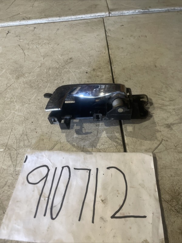 2004-2006 CADILLAC SRX REAR LEFT INNER SIDE DOOR HANDLE OEM