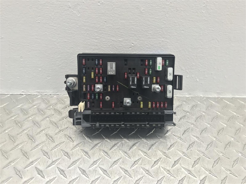 02 03 TRAILBLAZER ENVOY BRAVADA ENGINE FUSE RELAY BOX UNIT OEM 15077186