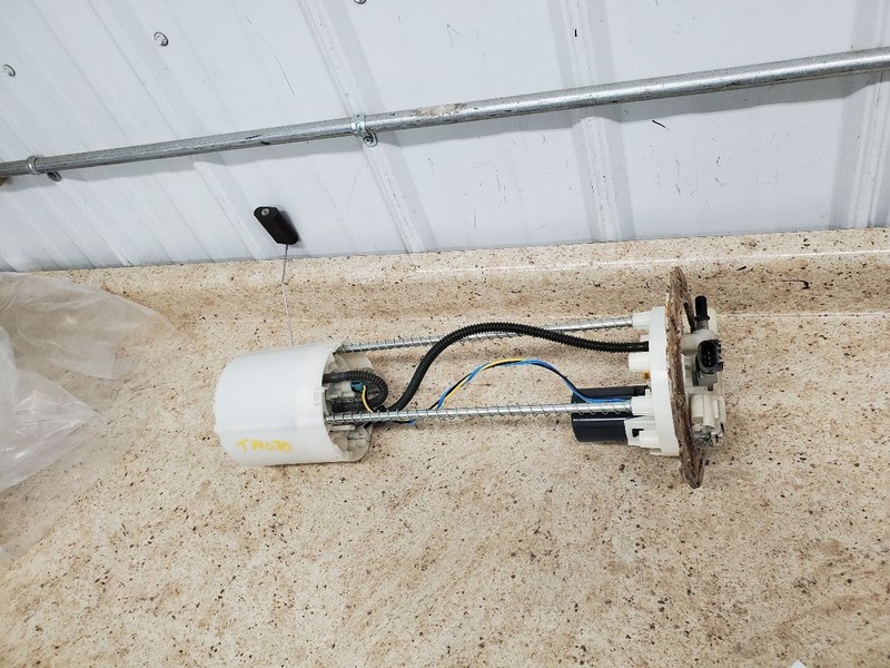 Fuel Pump Assembly Gasoline 6' 6" Box Fits 11-14 SIERRA 2500 PICKUP 305811