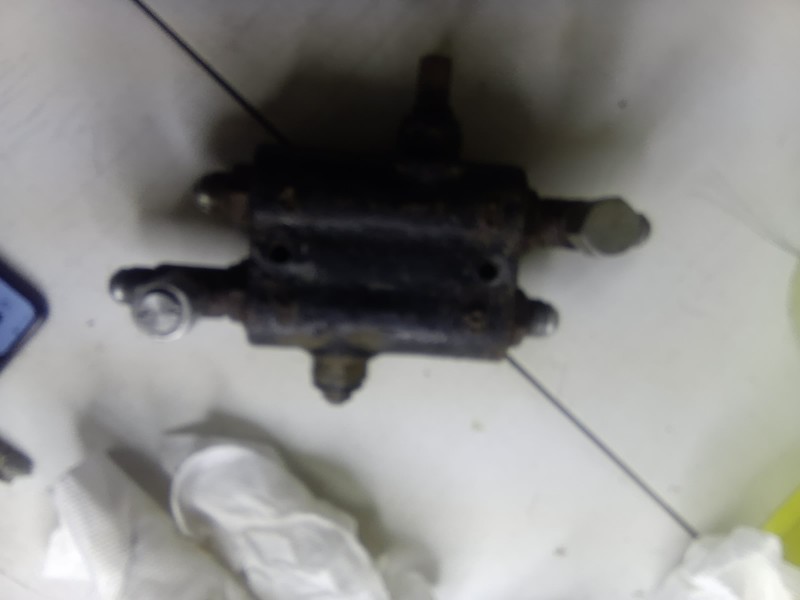 Gehl 5635 Hydraulic Valve Block