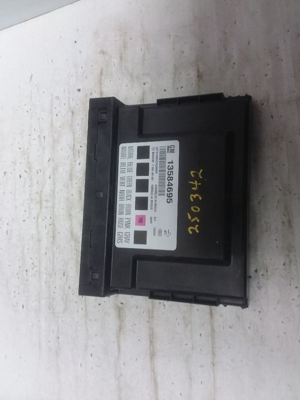 Body Control Module BCM Left Hand Side Dash Fits 13-17 EQUINOX 13584695