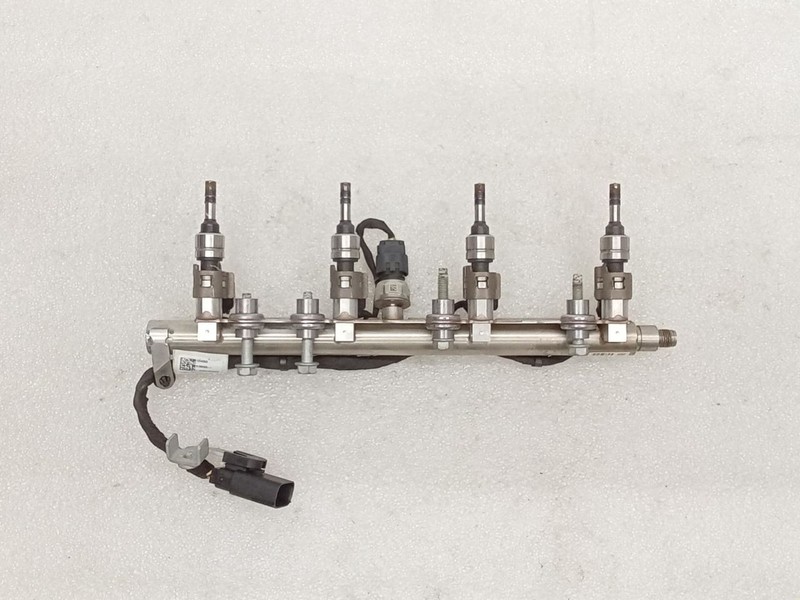 2010-2017 Chevrolet Equinox 2.4L Fuel Rail w/Injectors 267 OEM 12608366 12633789