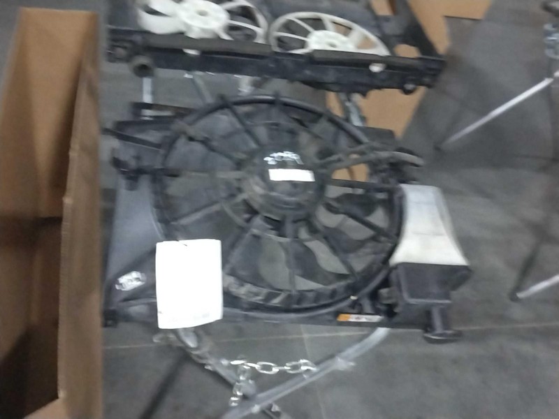 2015 Hyundai Equus Engine Cooling Fan Motor OEM 5.0L 82K Miles White