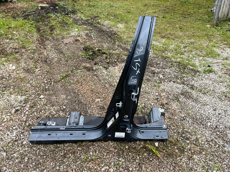 2008 Acura TSX LH Left Driver Side Center Exterior B Pillar Frame Cut OEM