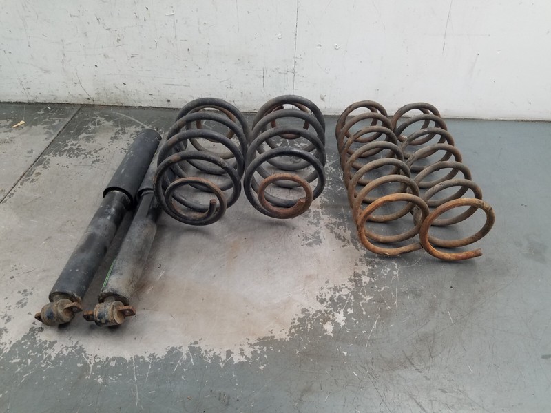 2003 Jeep Wrangler TJ Rubicon 4x4 Shock / Coil Spring Partial Set #6608 Q3