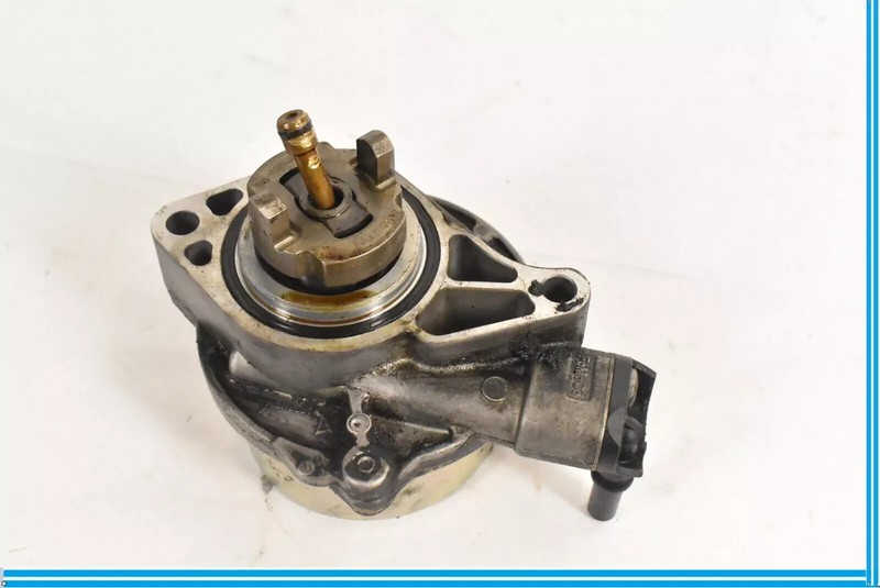 10-18 Jaguar X152 F-Type XJ XF Vacuum Brake Pump Assembly FX232A451AA OEM