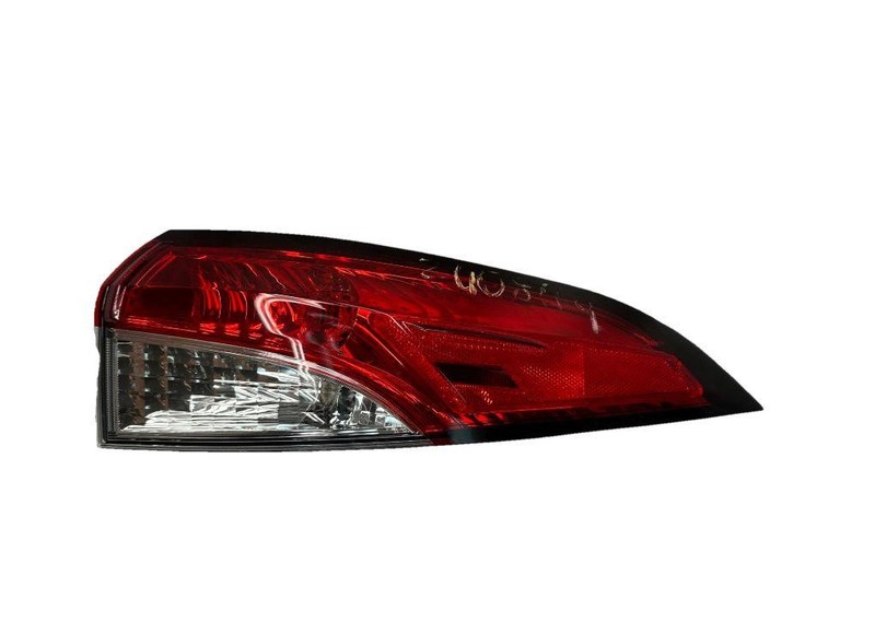 Toyota Corolla tail light 20 24 right side quarter panel sed assy OEM 8155112D10