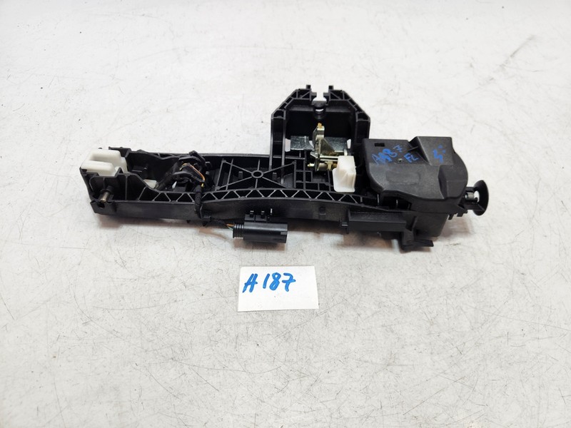 ✅ 12-19 OEM Mercedes W166 ML350 Front Left Driver Door Handle Keyless Bracket