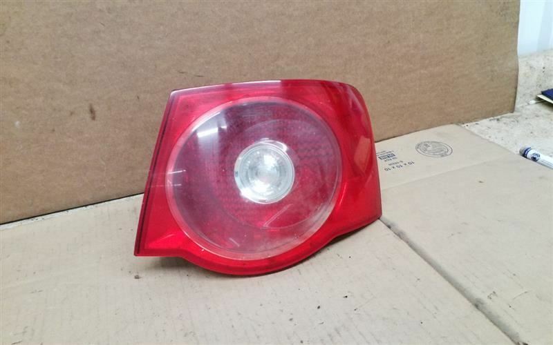 Passenger Tail Light Sedan VIN K 8th Digit Fits 05-07 JETTA 226921