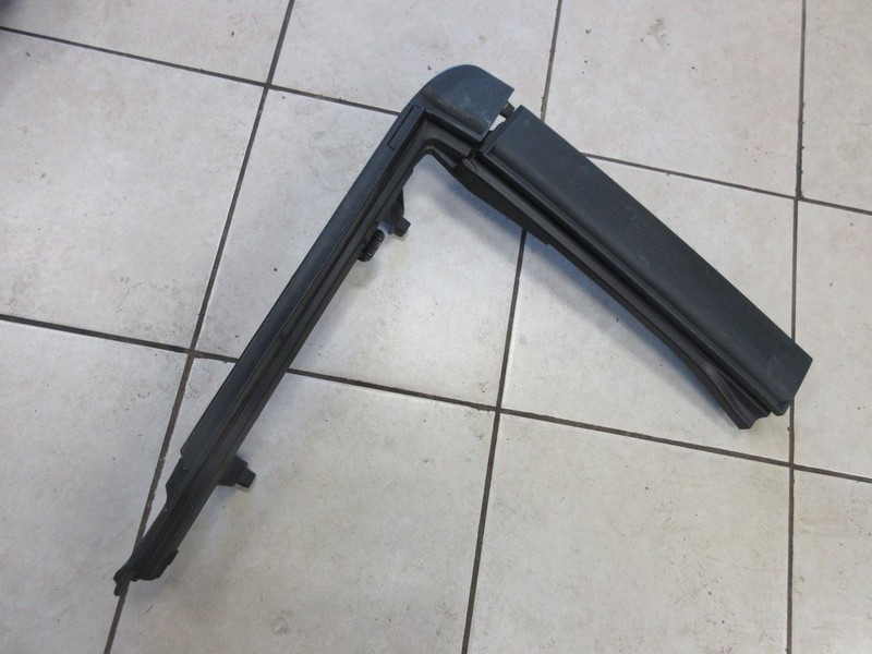 2010-2018 Jeep Wrangler JK OEM Left Door Glass Frame 05182823