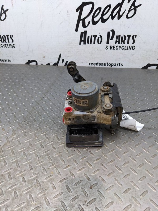 Anti-Lock Brake Part Fits 15 17-20 SUBURBAN 1500 1146766