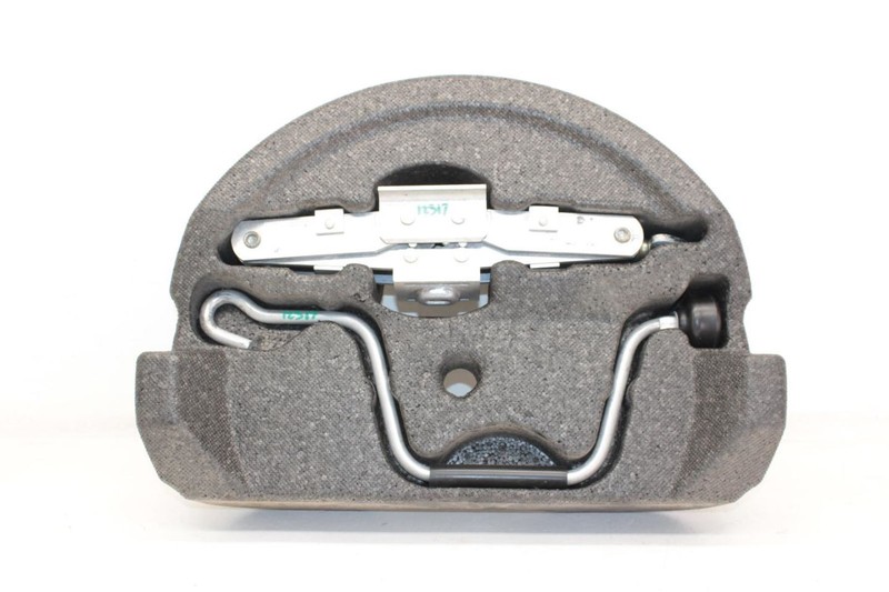 97-04 Porsche Boxster 2.5L Scissor Jack and Tool Kits 00072171105