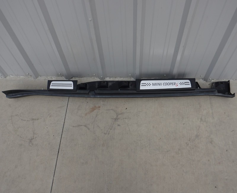 11 - 16 Mini Cooper Countryman Right Pass Side Rocker Panel Skirt Molding OEM