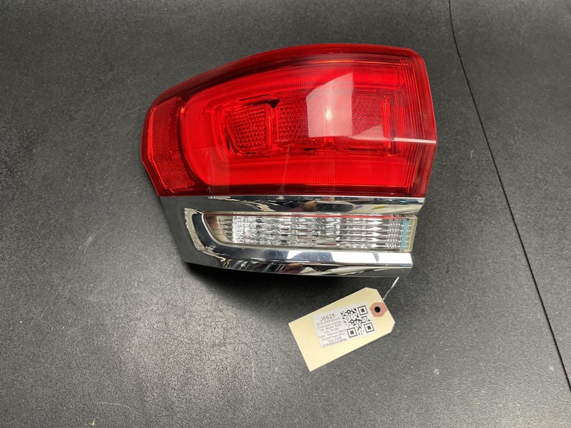 Rear Left Outer Tail Light Lamp LED 2018 Jeep Grand Cherokee 68110017AF 14 - 17