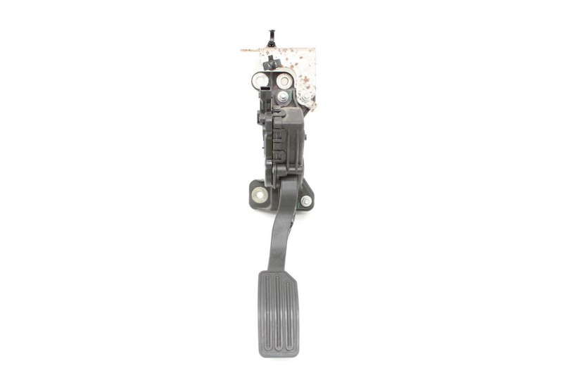 17-24 Nissan TITAN Platinum Accelerator Gas Pedal 18002EZ20A