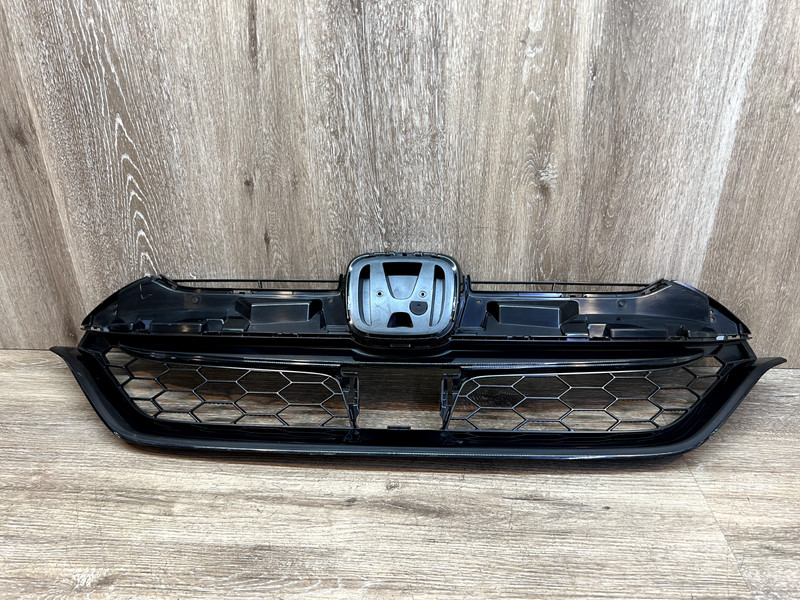 2019 Honda CR-V Upper Grille OEM PART# 71121-TNY-G1
