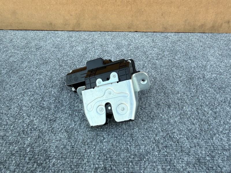 GENESIS GV70 2022-2026 OEM TRUNK LID LIFTGATE POWER LATCH LOCK ACTUATOR ASSEMBLY