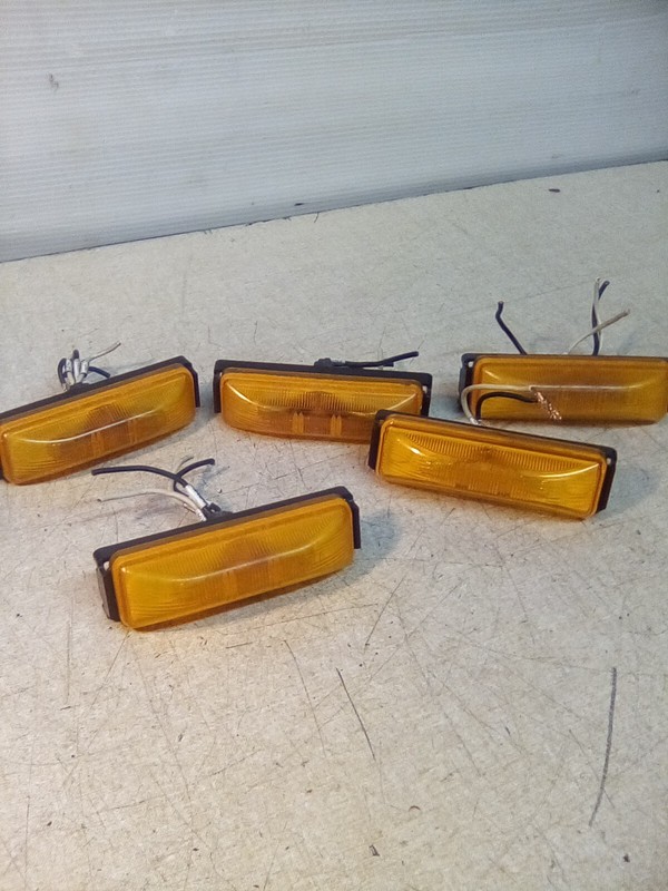 Lot Of 5 Kenworth Trucklite 06331 Clearance Lights