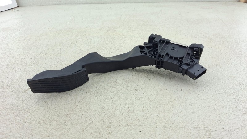 2022-2025 JEEP COMPASS GAS ACCELERATOR PEDAL OEM