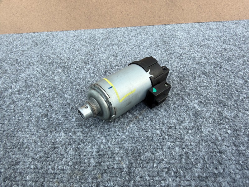 KIA STINGER 18-23 OEM FRONT LEFT DRIVER SEAT SLIDE ADJUSTMENT MOTOR ASSYEMBLY