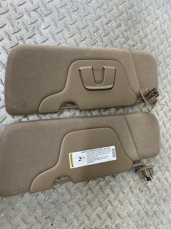 1999-2002 Chevrolet Silverado Sun Visor Set Oak LH RH Clean Oem