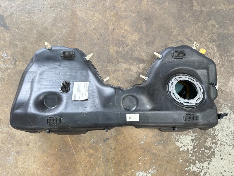 17-20 Alfa Romeo 2.0L Giulia FUEL GAS TANK RESERVOIR OEM