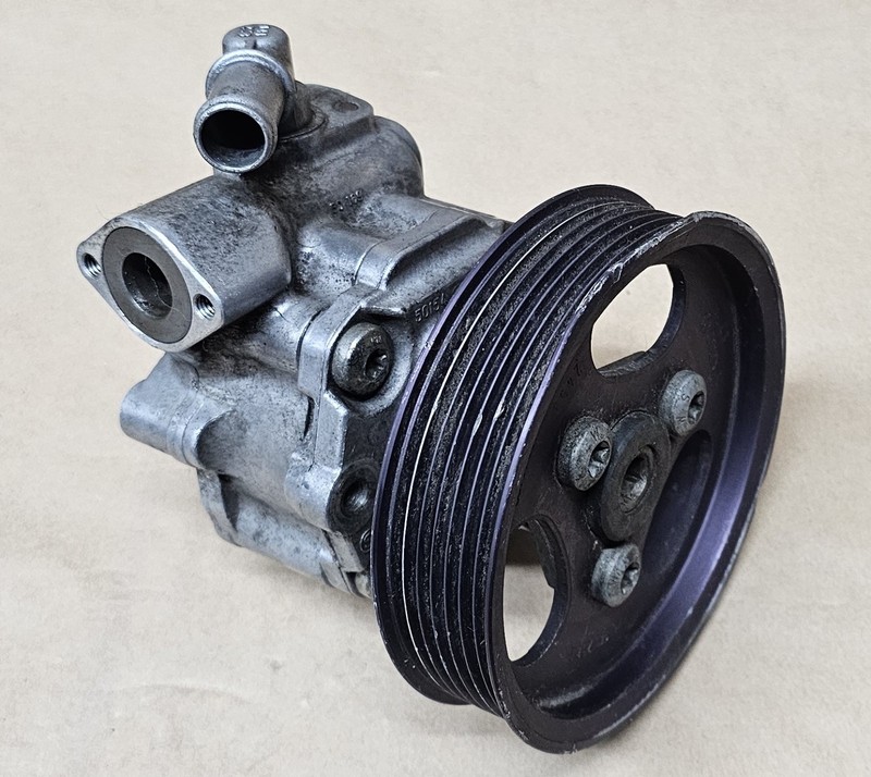 OEM 2011-18 PORSCHE CAYENNE VW TOUAREG POWER STEERING PUMP 7P5422154D - UNTESTED