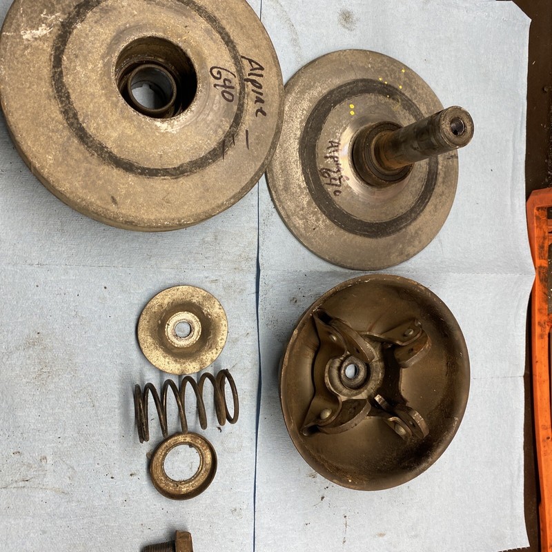 1969 1970 Ski-doo Vintage Snowmobile 635640 Alpine Nordic motor Clutch