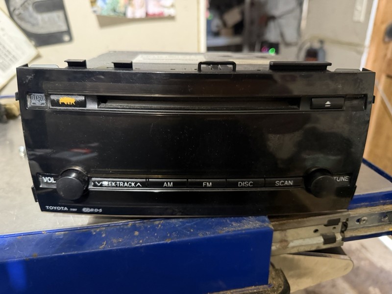 Toyota AM FM Radio CD & Cassette Player 86120-48430 OEM