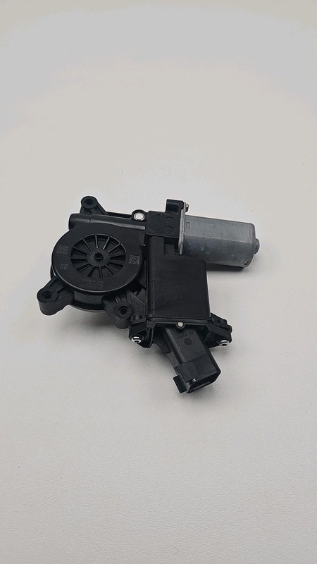 19-22 Chevrolet Silverado 1500 Left Front Door Window Regulator Motor 84903317