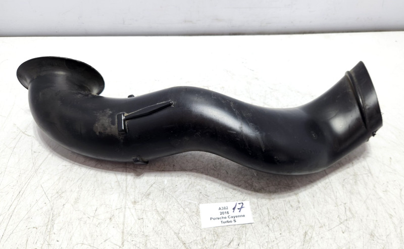 ✅ 11-18 OEM Porsche Cayenne Turbo 958 4.8L Right Engine Air Intake Hose Pipe