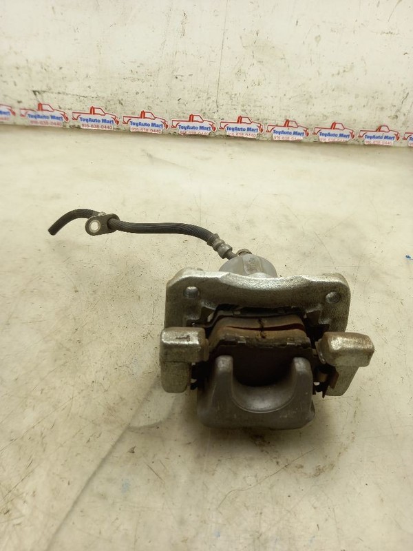 Passenger Caliper Rear Manual Parking Brake Fits 18-24 CAMRY 577609