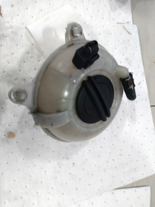 2018 Volkswagen Atlas Engine Coolant Reservoir Silver OEM 5Q0121407M 3.6L