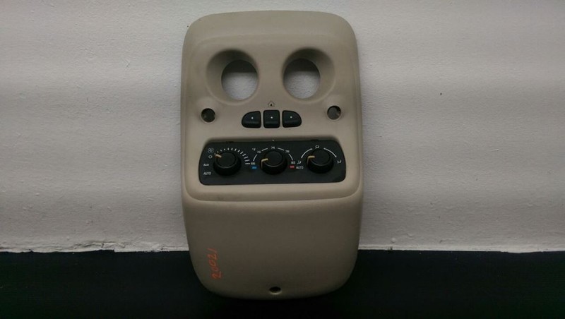 03-06 Cadillac Escalade Front Roof Temperature Control OEM 15112020
