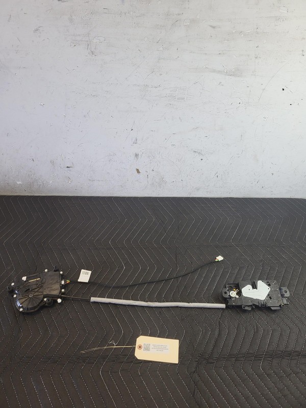 Used Oem BMW Rear Trunk Tailgate Liftgate Lock Latch Actuator for 2022 X3 30i