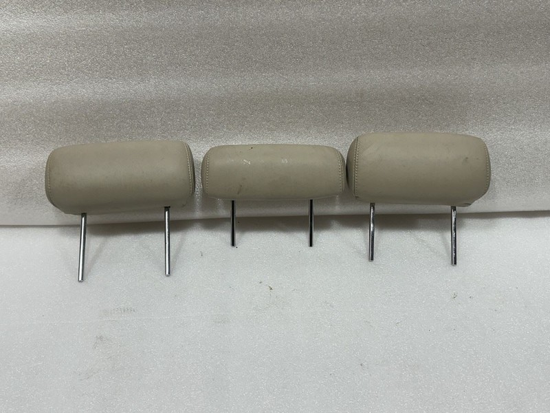 2000 2001 2002 2003 2004 TOYOTA AVALON REAR SEAT HEADRESTS 3 PIECES IVORY LF01