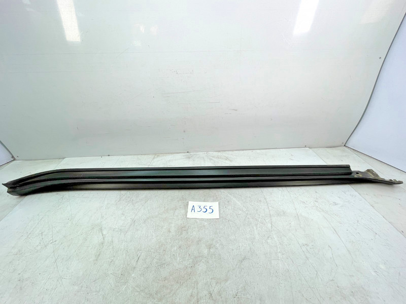 ✅ 17-23 OEM Porsche Panamera 4S 971 Passenger Skirt Rocker Panel Shell Black *