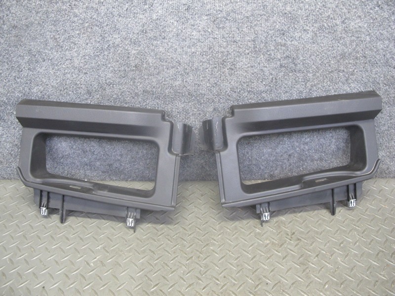 05-09 HUMMER H2 SUT REAR RIGHT LEFT QUARTER GLASS WINDOW TRIM PANEL COVER SET