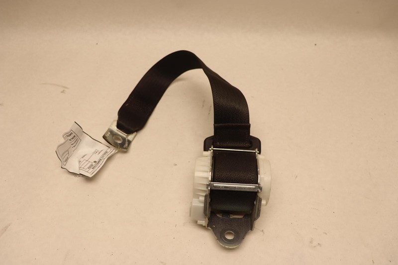 2017-2020 GMC YUKON REAR 2ND SECOND ROW RIGHT SIDE SEAT BELT OEM