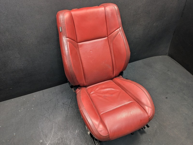 Front Right Seat Leather 2020 Dodge Challenger 6VT06LR5AA 2019 2021 2022 2023