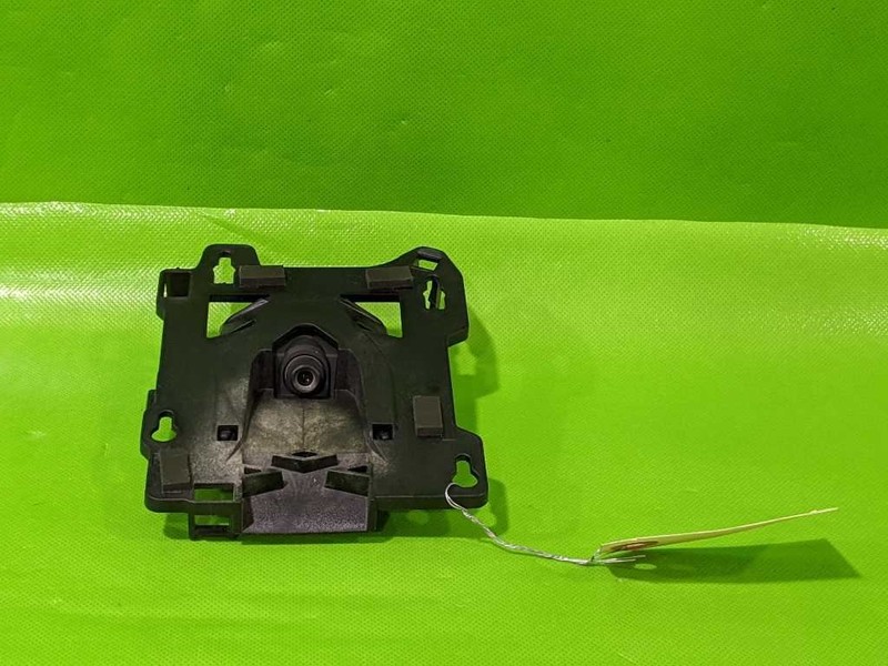 16 ESCALADE MIRROR MOUNTED CAMERA OEM 4532-9
